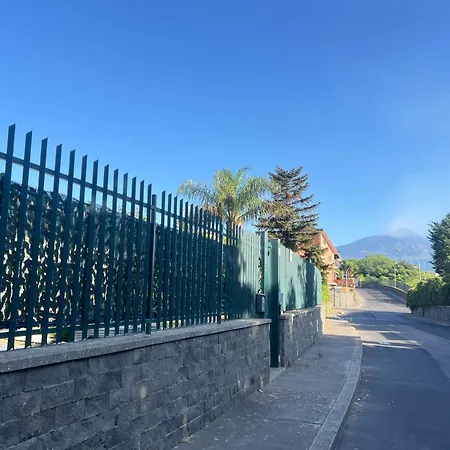 Leonessa ホームステイ Tremestieri Etneo